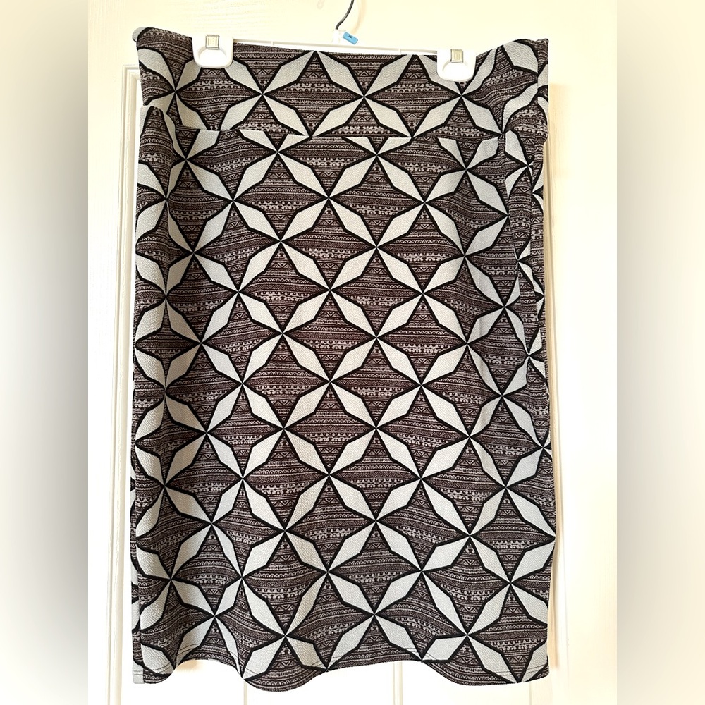 LuLaRoe Cassie Pencil Skirt Gray and Black Geometric 2XL 22-24